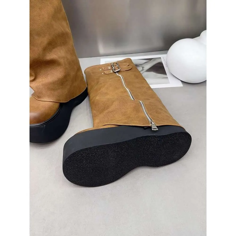 Stivali da stilista alla moda in stile britannico Martin per le donne 2024 Nuovo autunno/inverno Stivali corti con suola spessa e piccoli pantaloni,_voghion.com