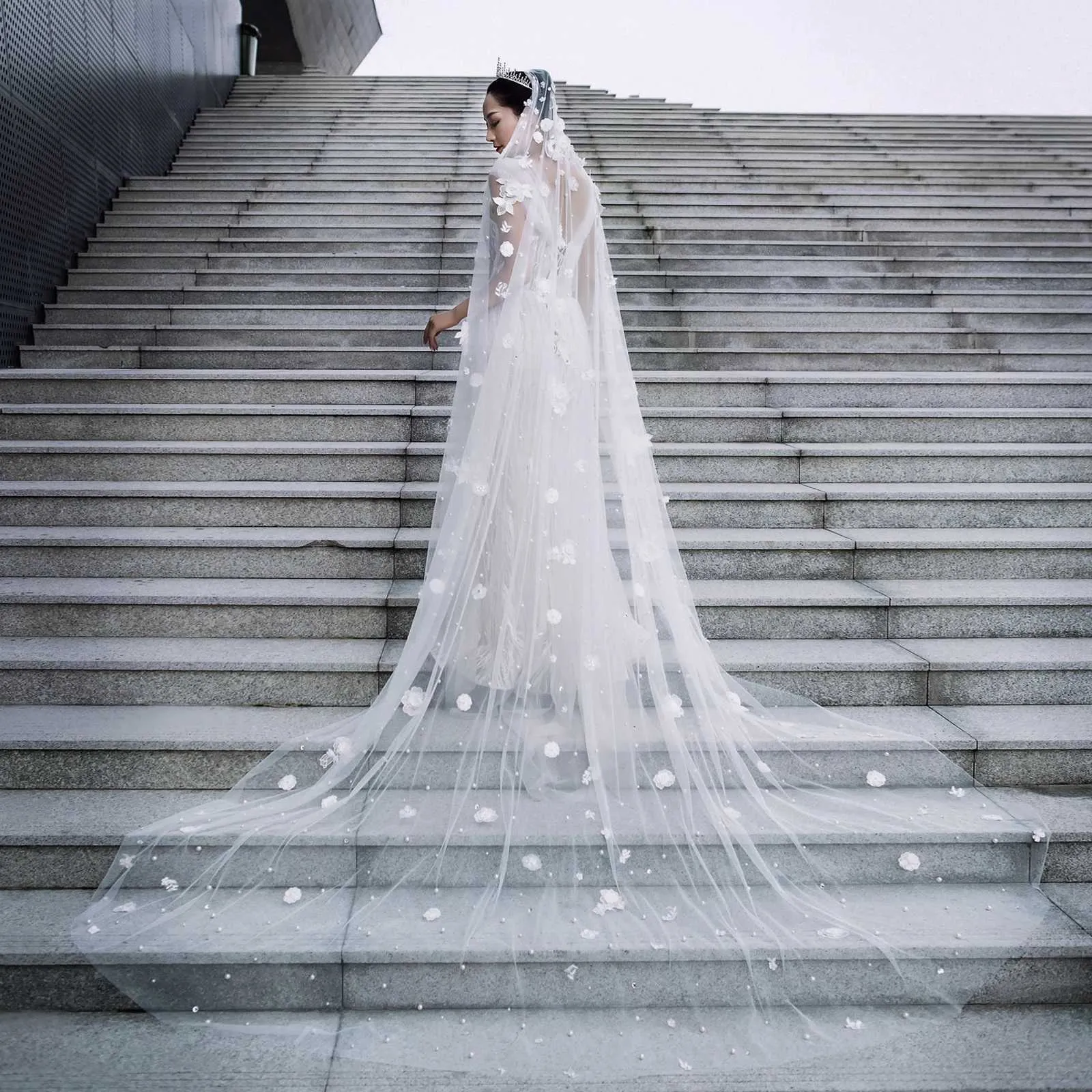 Haarschmuck V120 Breiter Strass Kristall Hochzeitsschleier Blumen Lange Kathedrale Perlen Perlen Illusion Braut-Accessoires_voghion.com