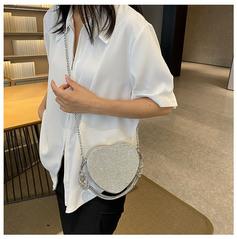 Andralyn Modische Love Modische, vielseitige Umhängetasche 2024 Neue Taschen Bankett Diamond Unterarmtasche für Damen_voghion.com