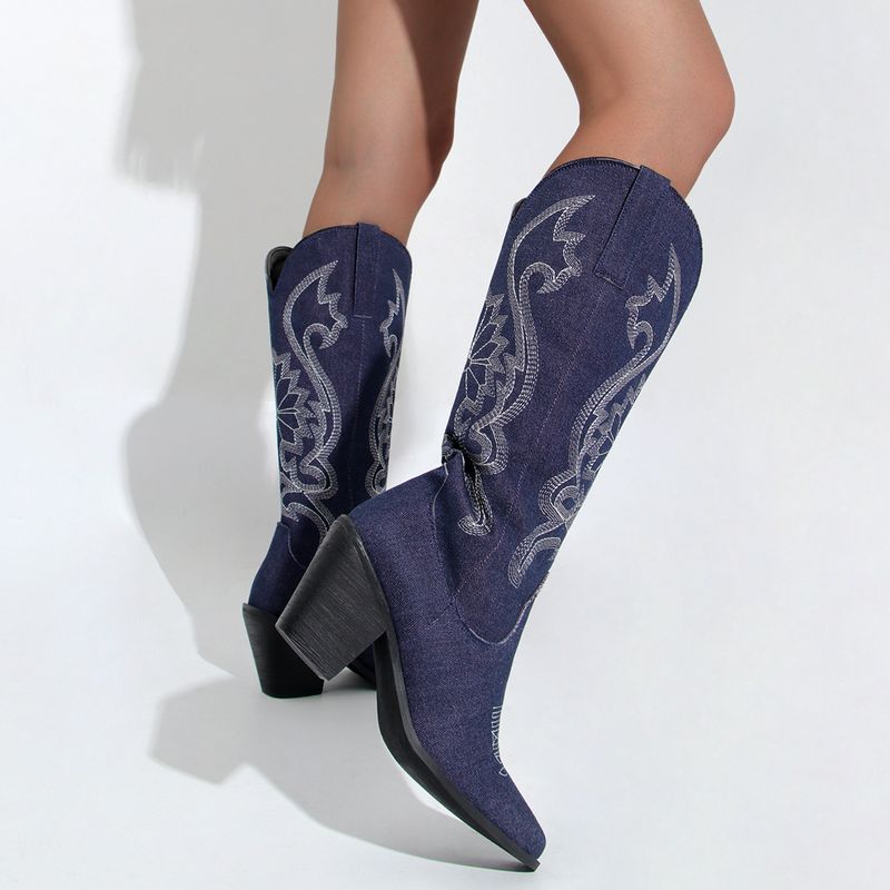 Spitzer Westernstiefel aus Wildleder-Denim mit Stickereien und klobigem, mittelhohem Absatz_voghion.com