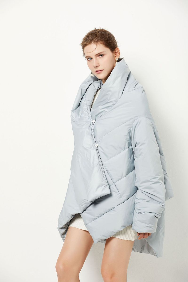 Piumino bianco da donna, scialle largo e spesso, di media lunghezza e taglie forti_voghion.com