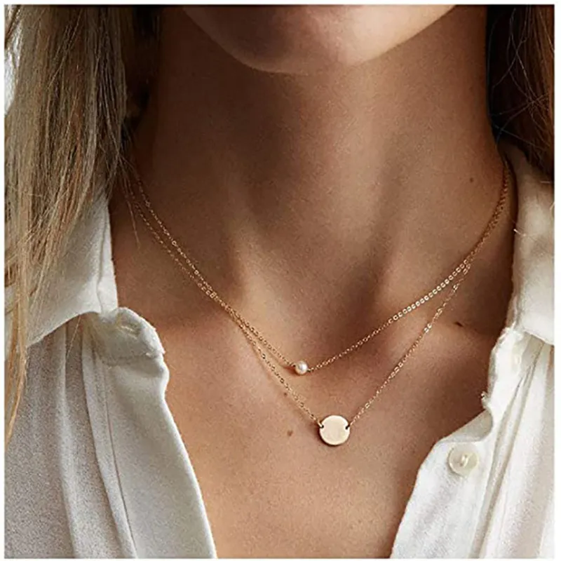 Collane con ciondolo, catene a strati alla moda per le donne, graziosi gioielli di moda in perle acriliche con disco in ottone rotondo_voghion.com
