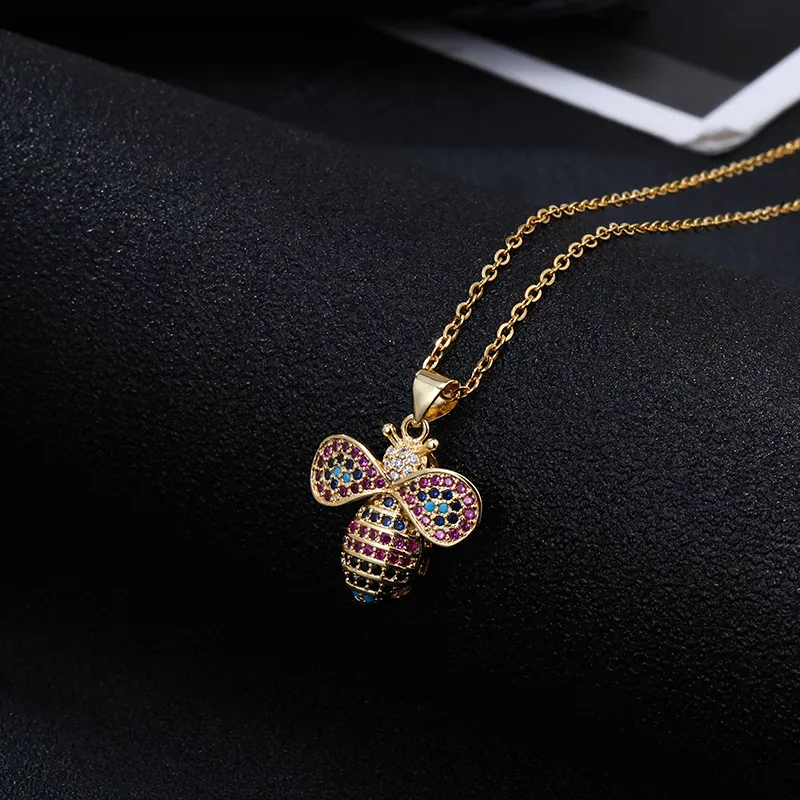 Collane con ciondolo Catena in acciaio inossidabile Rame intarsiato Zircone colorato Collana ape per donna Collana con ciondolo iniziale_voghion.com