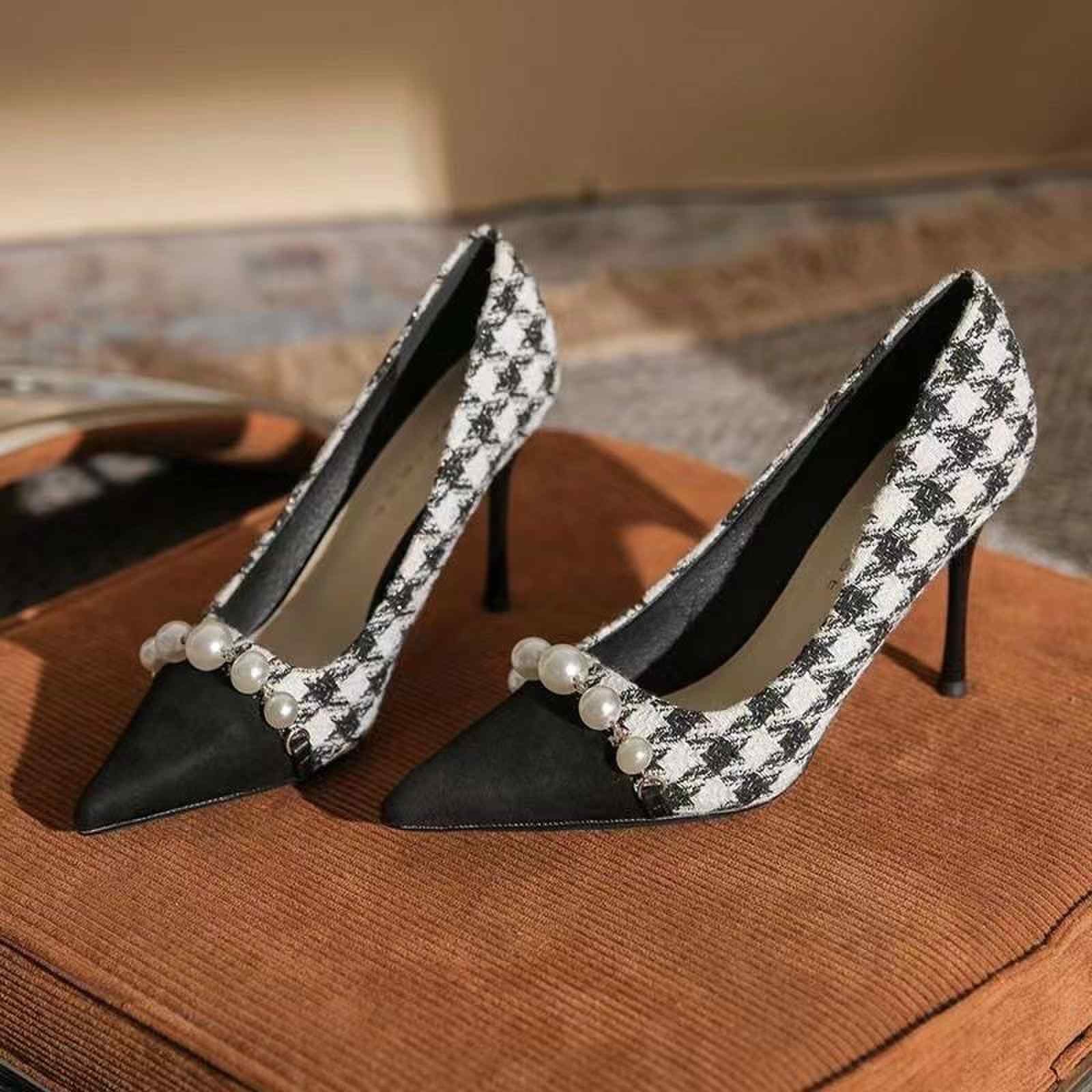 Nuevos zapatos de mujer con tacón de aguja, populares, de pata de gallo francesa, de color a juego, versátiles, con perlas, para otoño e invierno