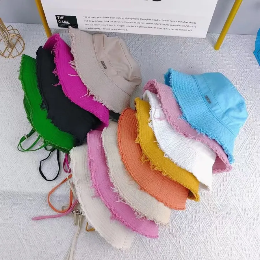 Pălării de iarnă cu bor larg, în carouri, calde, pentru artist, Beanie, Hundred, de designer, cu găleată, Le Casq S_voghion.com