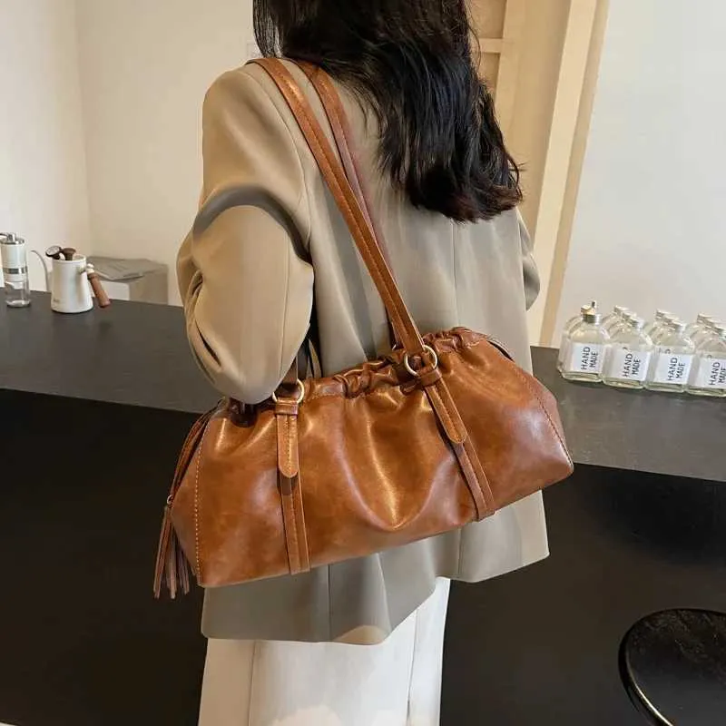 Damen PU Handtasche Solid Grouss Kapazitéit Soft Designer Casual Pendeltasche Ënneraarmtasche Damen Versatile SchëllertaschenC241212_voghion.com