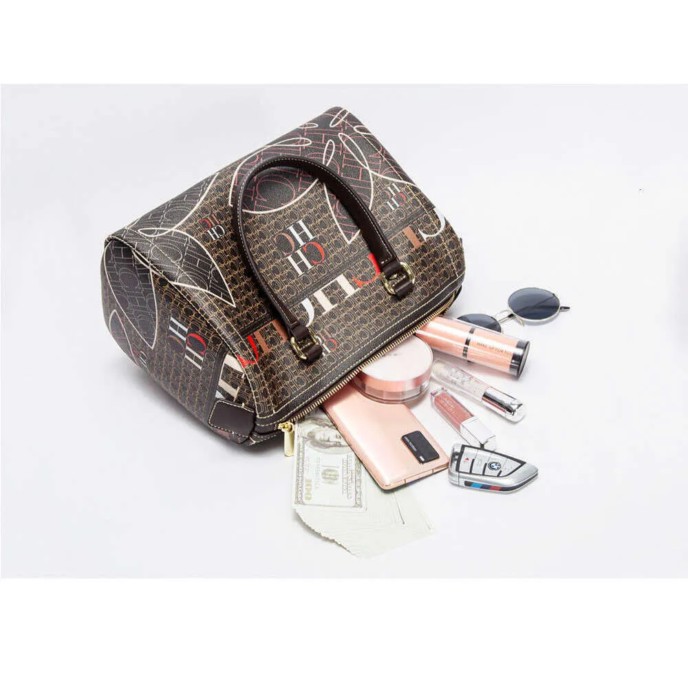 CHHC High Quality Ladies Jacquard Craftsmanship Metal Hanging Wer Pattern Large Capacity Handbag Designer New_voghion.com