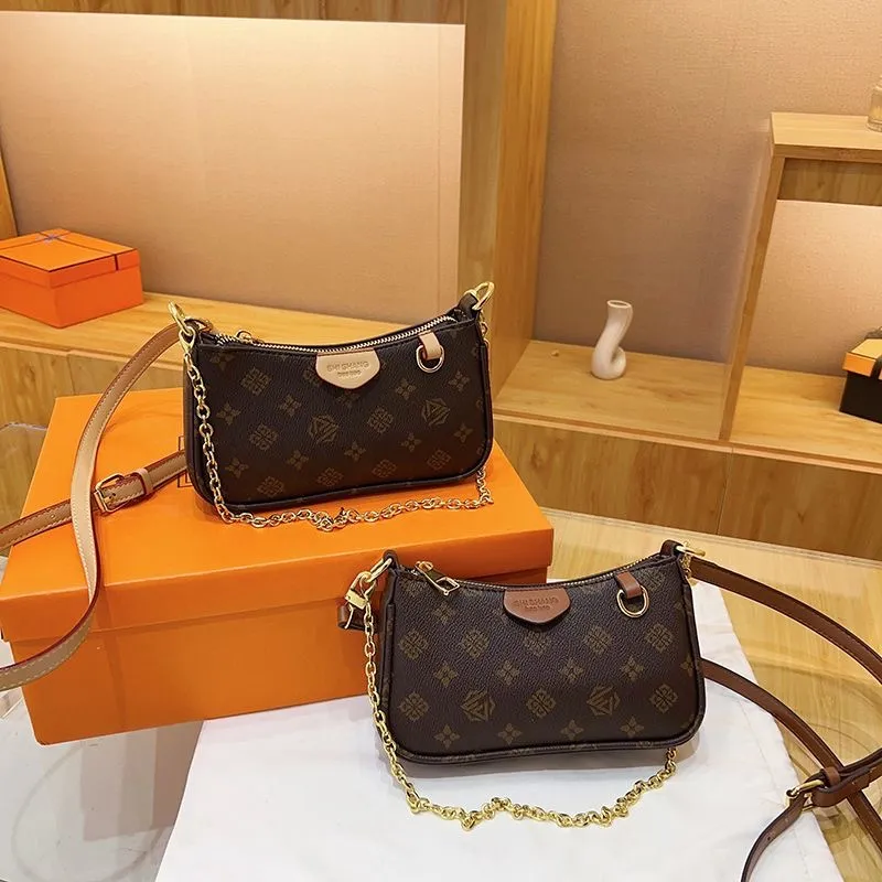 Neue Hobo-Wickeltasche für Damen mit großem Fassungsvermögen, mit eingesetzter Schnalle und gesteppter Pendler-Schultertasche_voghion.com