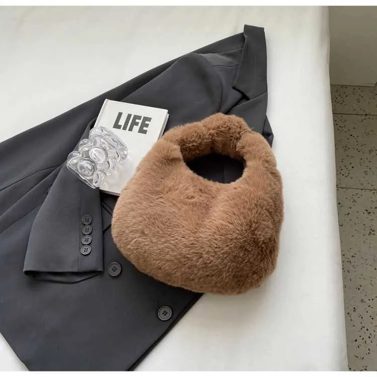 Portafoglio da donna con manico corto Fi Cluh carino Wen Fur Small Half Mo caldo peluche borsa da polso Y241106_voghion.com