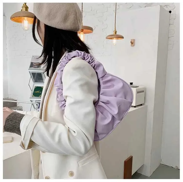 Stijlvolle pu schoudertas met plooi design dames handtas cloud model_voghion.com