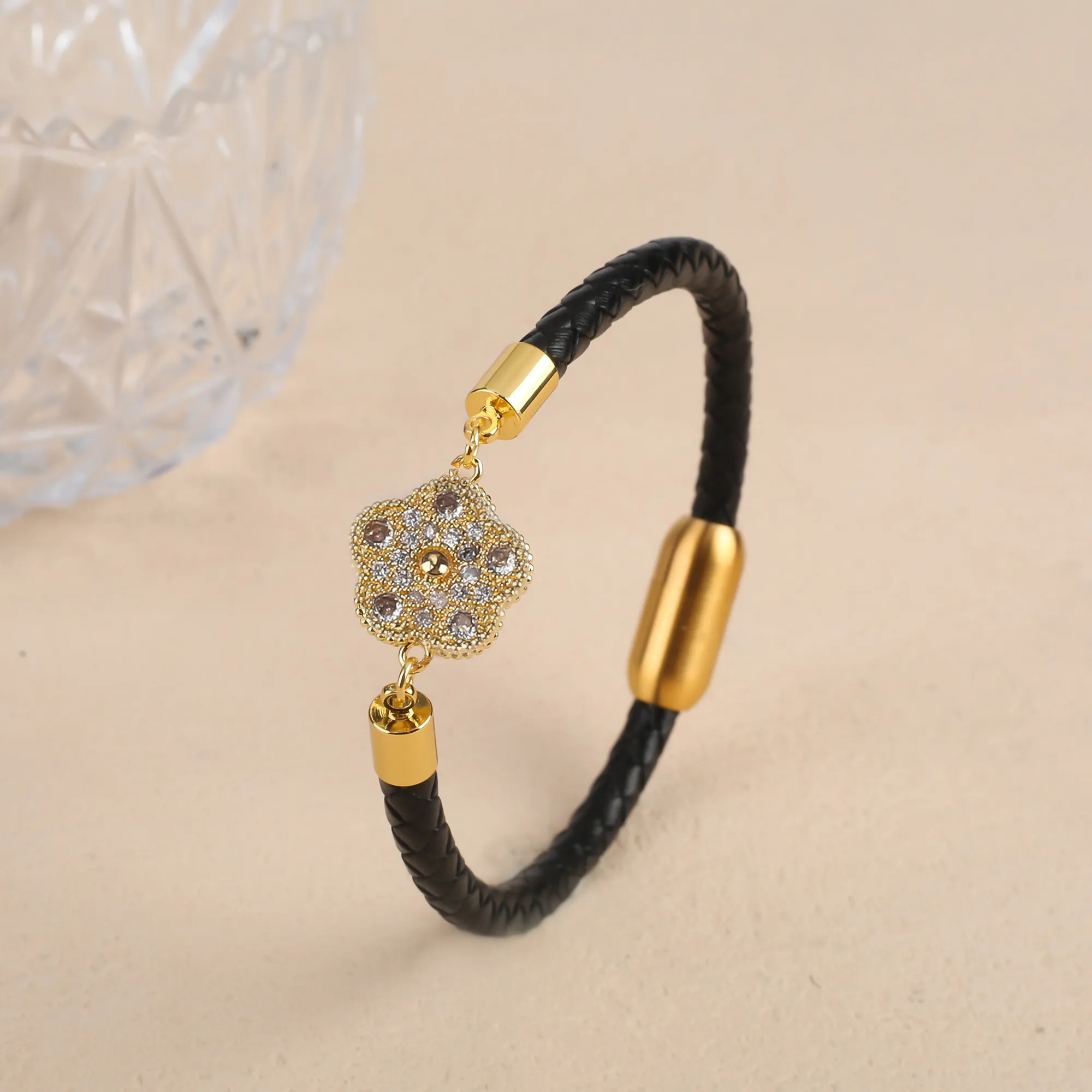 Clover Charm Leather Bracelet For Men And Women Simple Style_voghion.com