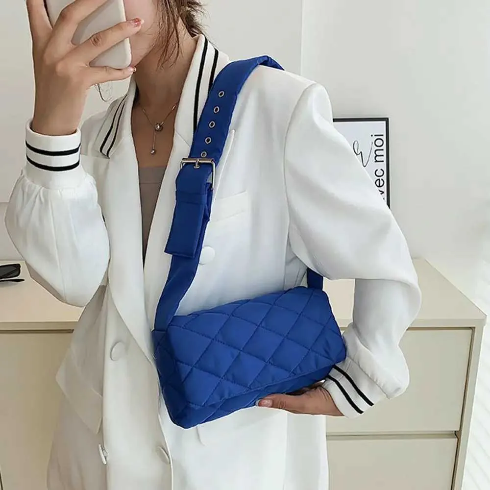 2023 Autunno Inverno Nuovo Sotto le ascelle per le donne Borse a tracolla imbottite in cotone scozzese Borse trapuntate alla moda Ragazze Casual_voghion.com