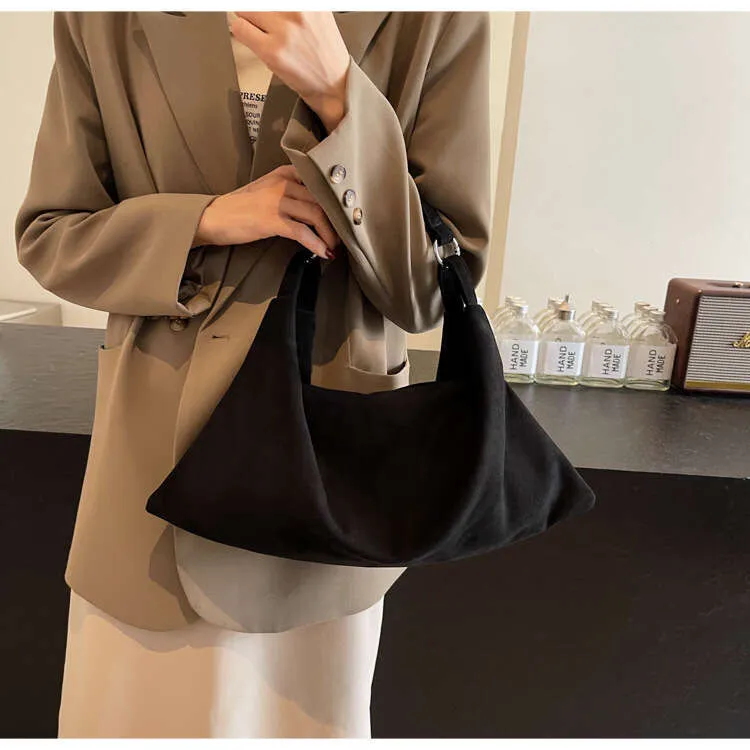 Large Capacity Veet Drawstring Messenger Shopping Underarm Commuter Tote Women's Bag Autumn And Winter All-match_voghion.com