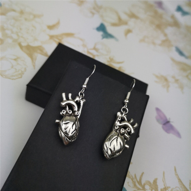 Anatomische hart vintage delicate oorbellen_voghion.com