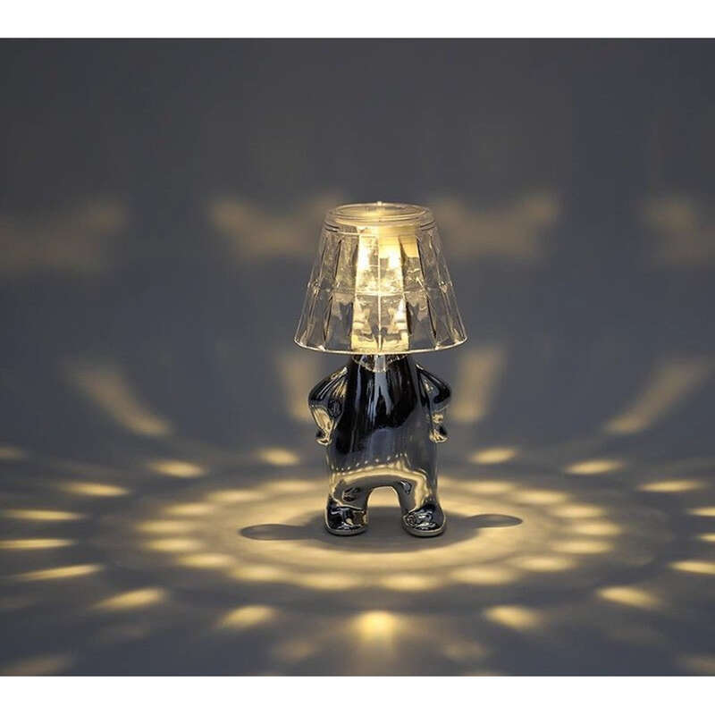Entediado Tarde Da Noite, Deixe As Pequenas Pessoas Ficarem Em Seus Quadris Para Protegê-lo. Luzes Criativas De Atmosfera Noturna, Desktop_voghion.com