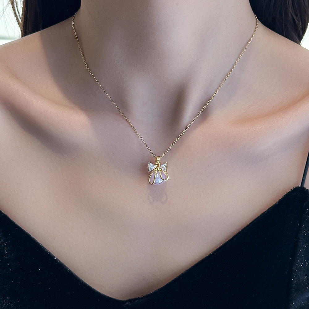 Collar con perlas de colores y cadena dorada para mujer_voghion.com