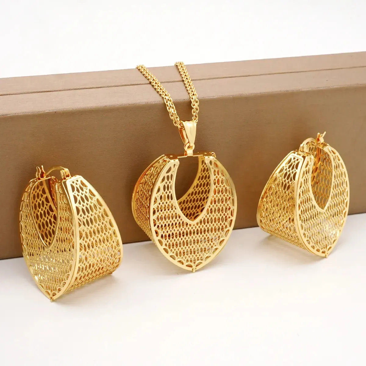 Wedding Jewelry Sets Fashion Dubai Copper Earrings Pendent Necklace For Women Romantic Daily Wear Party Anniversary_voghion.com