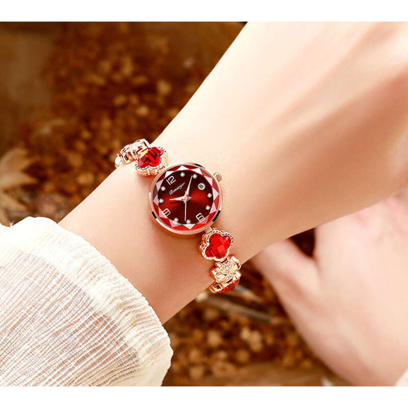 Wasserdichtes Armband mit vierblättrigem Kleeblatt, modischer neuer Stil, Nischenlicht-Luxus-Quarz-Damenuhr_voghion.com