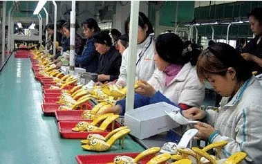 Sandalias Zapatos de diseño para mujer Tacones de plataforma Hebilla clásica Zapato de tacón alto de charol 35-41 Boca de pez Roma_voghion.com