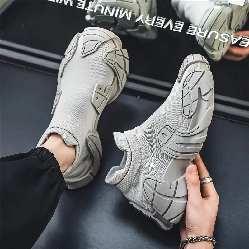 2024 Sneakers Herr Casual Herr Tenisskor Trainer Race Andningsbara Mode Loafers Löparskor För Herr_voghion.com