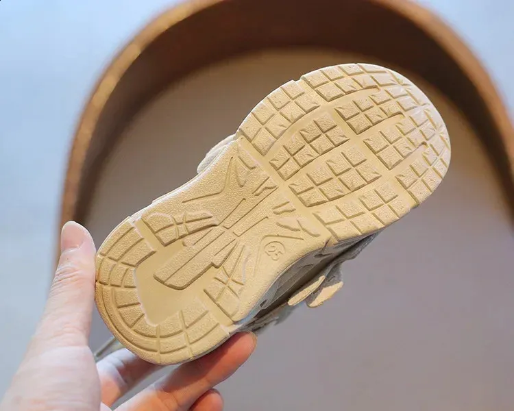 2024 Moda Peluche Corto e Grasso Impermeabile Ragazzi Comode Ragazze Corsa Antiscivolo Bambini Scarpe Sportive 240912_voghion.com