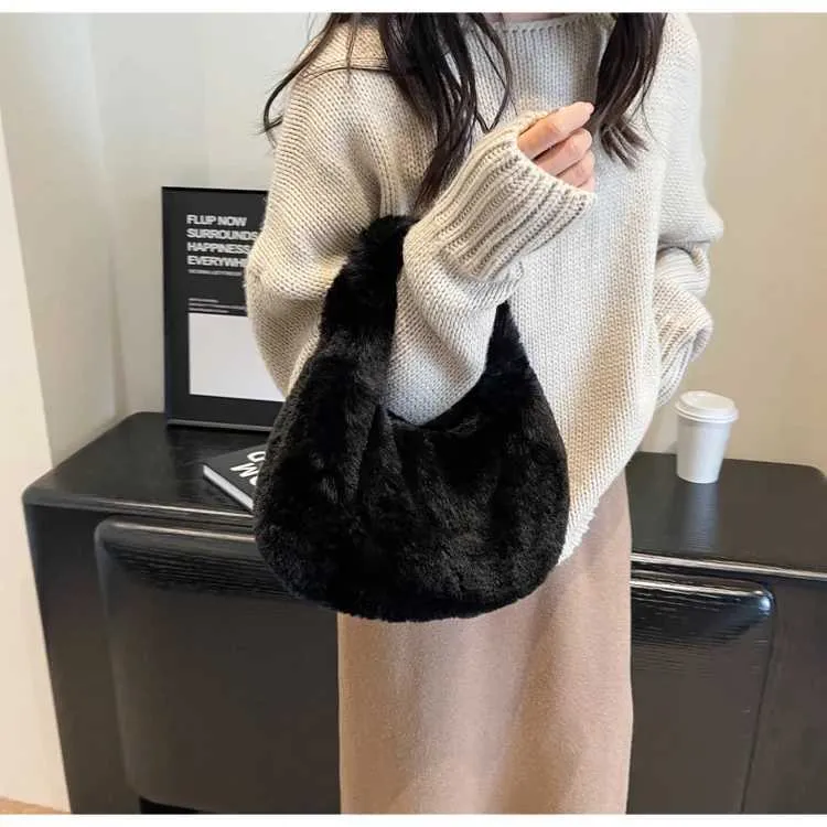 Portafoglio da donna con manico corto Fi Cluh carino Wen Fur Small Half Mo caldo peluche borsa da polso Y241106_voghion.com