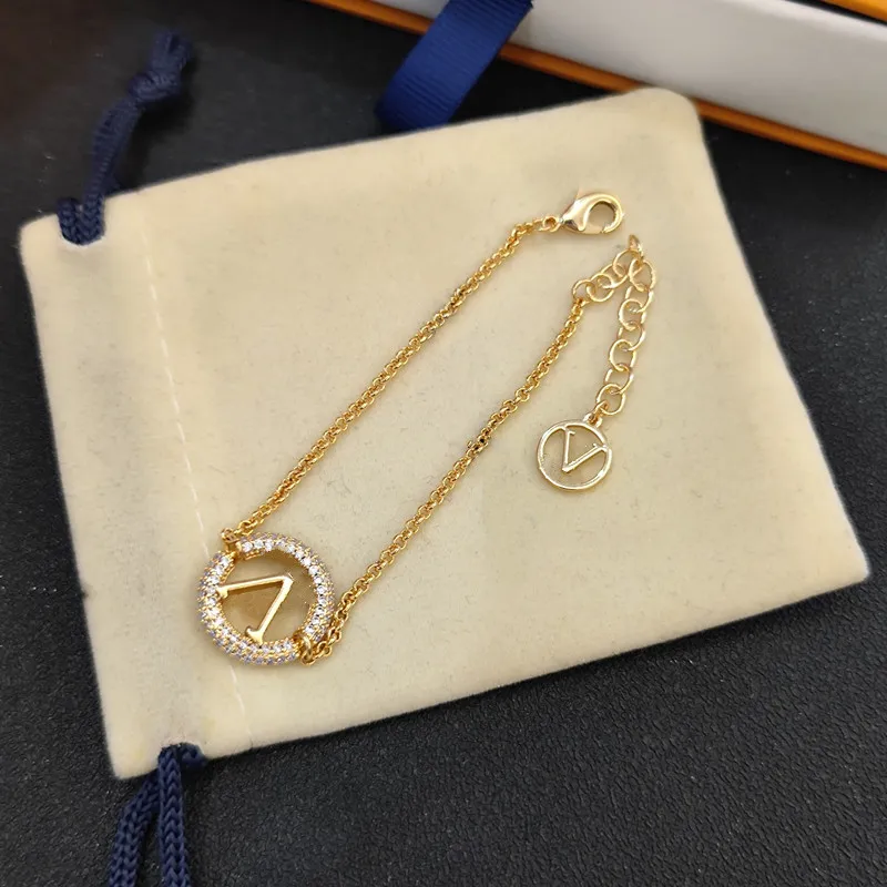 Pulsera de diseño con dijes de cristal para niñas, joyería de acero inoxidable para mujeres, pulseras de hip-hop con letras para_voghion.com