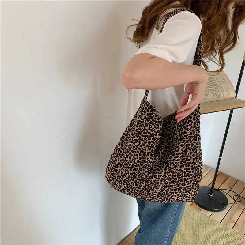 Japanische und koreanische Ins moderne kleine Messenger-Tasche aus Canvas mit Leopardenmuster für weibliche Studentinnen Y241026_voghion.com