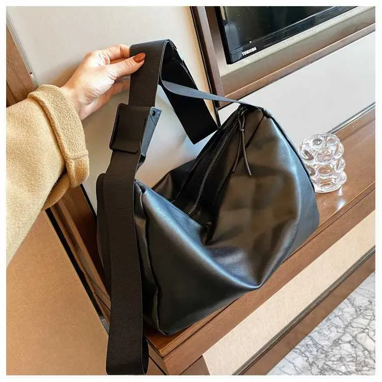 Retro Women's Messenger Bag Large Capacity Pu Leather Shoulder Bag_voghion.com