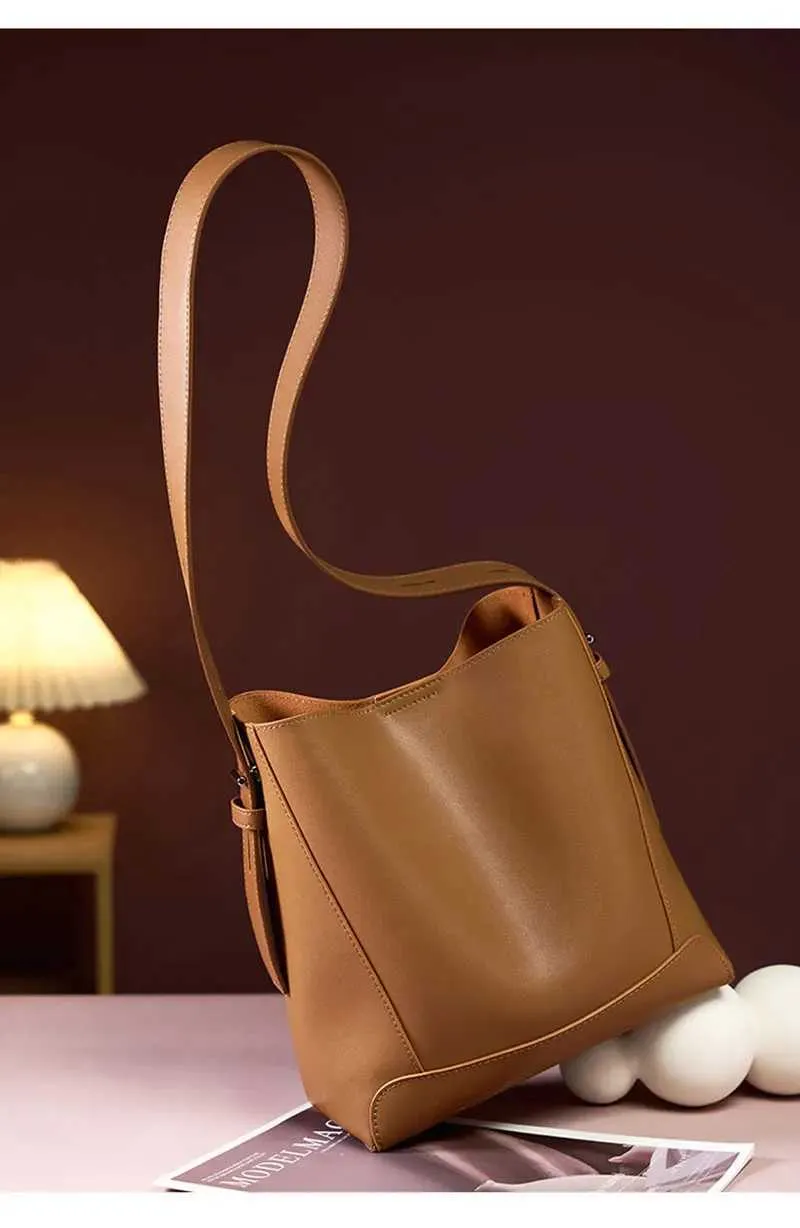 Denim shoulder fashion trend designer bucket large capacity genuine leather womens cross body bag Y241121_voghion.com