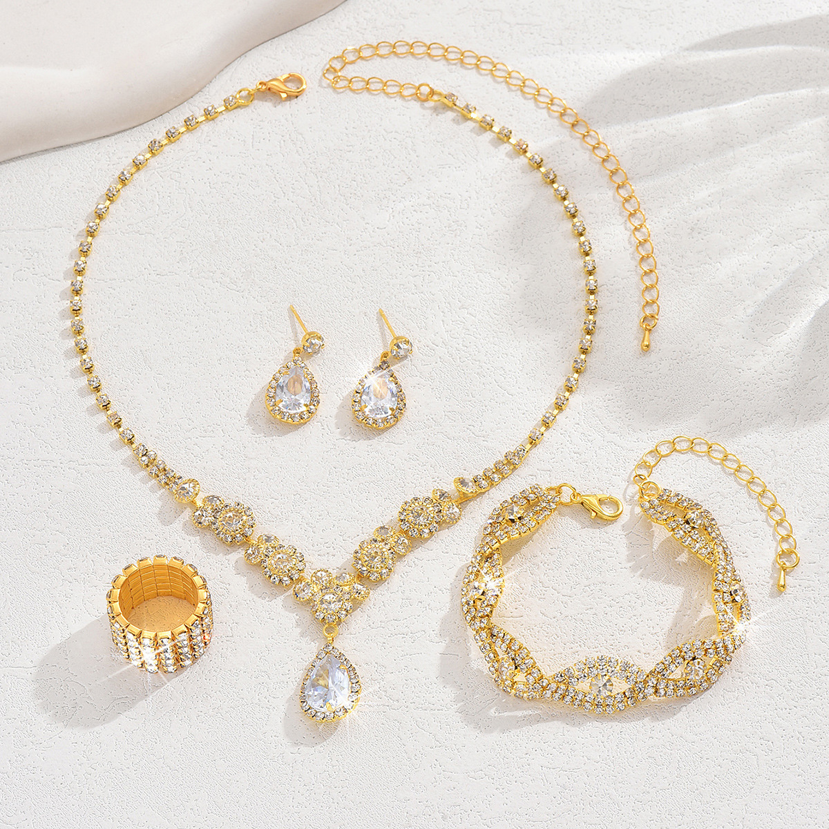Set di gioielli da donna, alla moda, nuovo, alla moda, in oro rosa, tre pezzi, collana, orecchini, bracciale con zirconi, set da sposa._voghion.com
