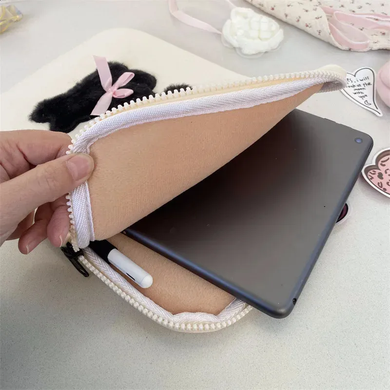 Cute Rabbit Computer Bag Suitable for iPad 9.7-11 inch bookHP 13.3141515.616 Inch Laptop Bags Protective Case 240907_voghion.com