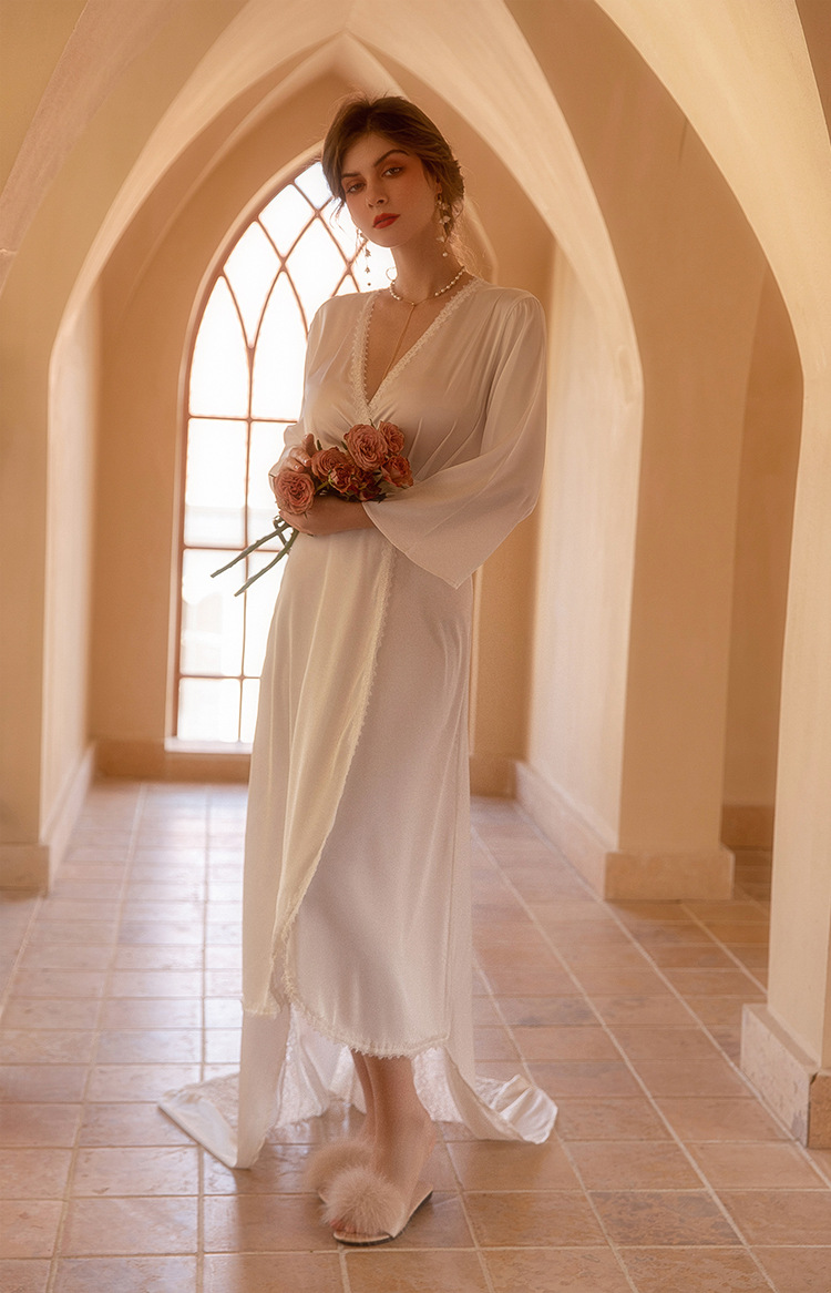 Vêtements pour femmes Robe de matin de mariage Chemise de nuit longue pour femmes Maquillage de mariage Demoiselles d’honneur Niche Kimono Satin Peignoir extra long_voghion.com