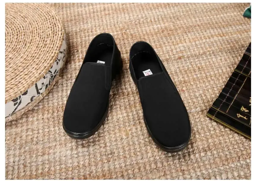 Frühling Schwarze Baumwolltuch-Loafer Schuhe Casual Sneaker Dad Herren Slip On Work Light Männliche Kung Fu Schuhe 240626_voghion.com