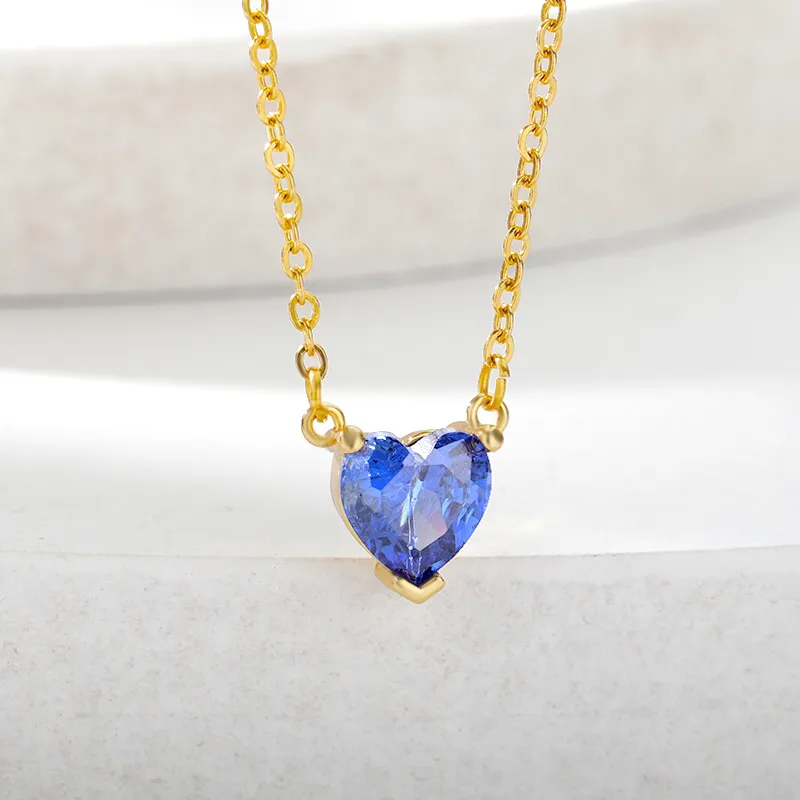Collier pendentif cœur avec cristal coloré et chaîne dorée_voghion.com