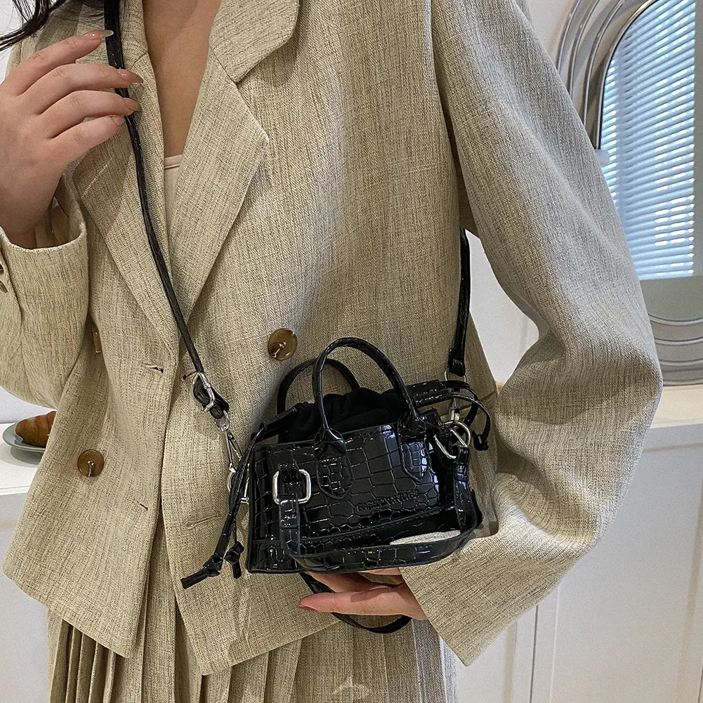 Women Messenger Solid Color Crocodile Pattern Crossbody Drawstring Fashion Capacity Girl High-quality Large Bag_voghion.com