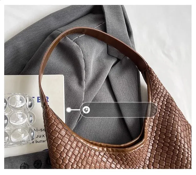 2024 The Style H7 Network Celebrity Weave Woven Carrying Borsa a tracolla grande capacità da donna alla moda retrò 240820_voghion.com