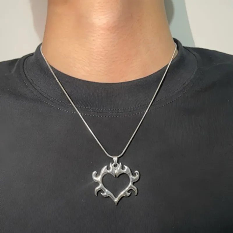 Flame Heart Pendant Necklace And Jewelry Set For Men And Women_voghion.com