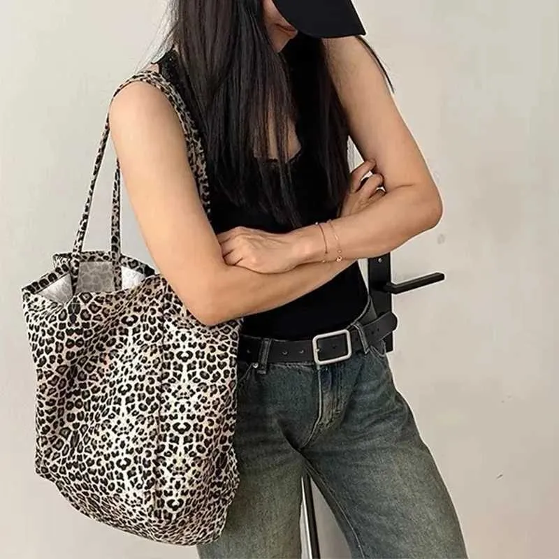 Women's Leopard Print Canvas Tote Bag Large Capacity Handbag_voghion.com