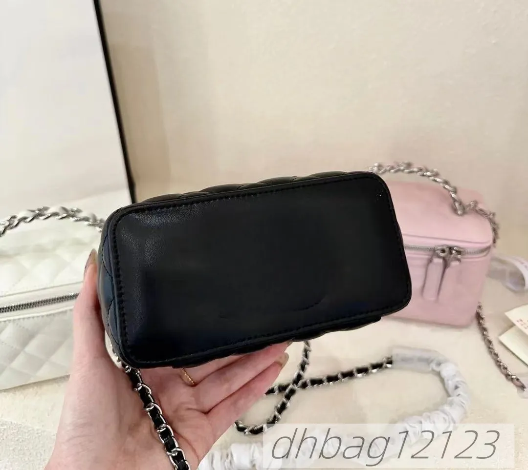 23k Ladies Designer Vanity Box Makeup Bag With Metal Handle Mirror Sier Hardware Matelasse Chain Cosmetic Case Purse_voghion.com