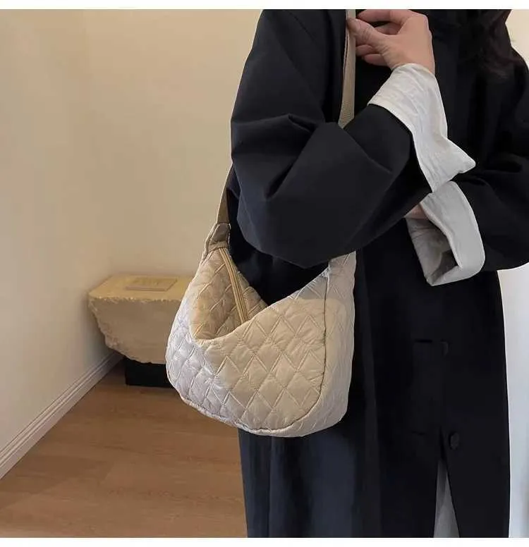 Sac à bandoulière rétro en nylon pour femmes, sac à main décontracté et étanche pour sans-abri, literie pour femmes, grande capacité, Y241123_voghion.com