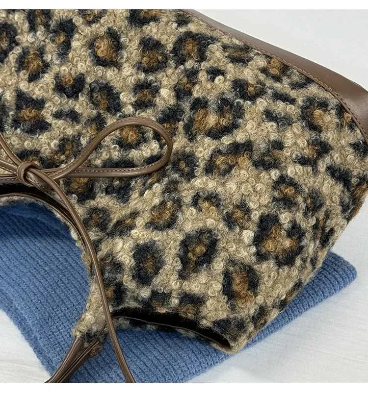 Leopard Print Shoulder Bag For Women Soft Plush Large Handbag_voghion.com