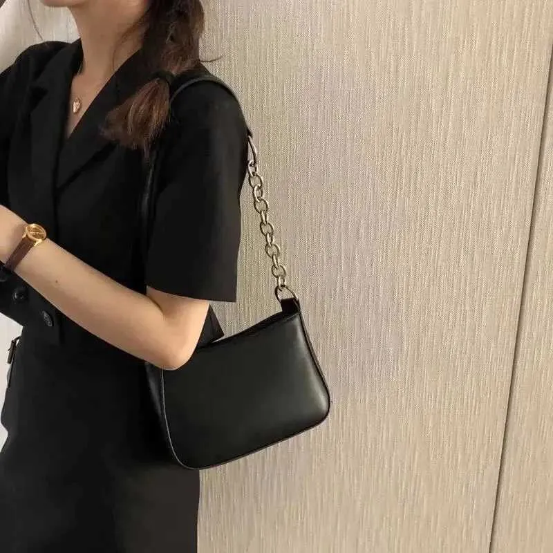Damemode Små Clutch Håndtasker Retro Ensfarvet PU Læder Skulderarm Afslappet Dame Daglig Hobo Taske_voghion.com