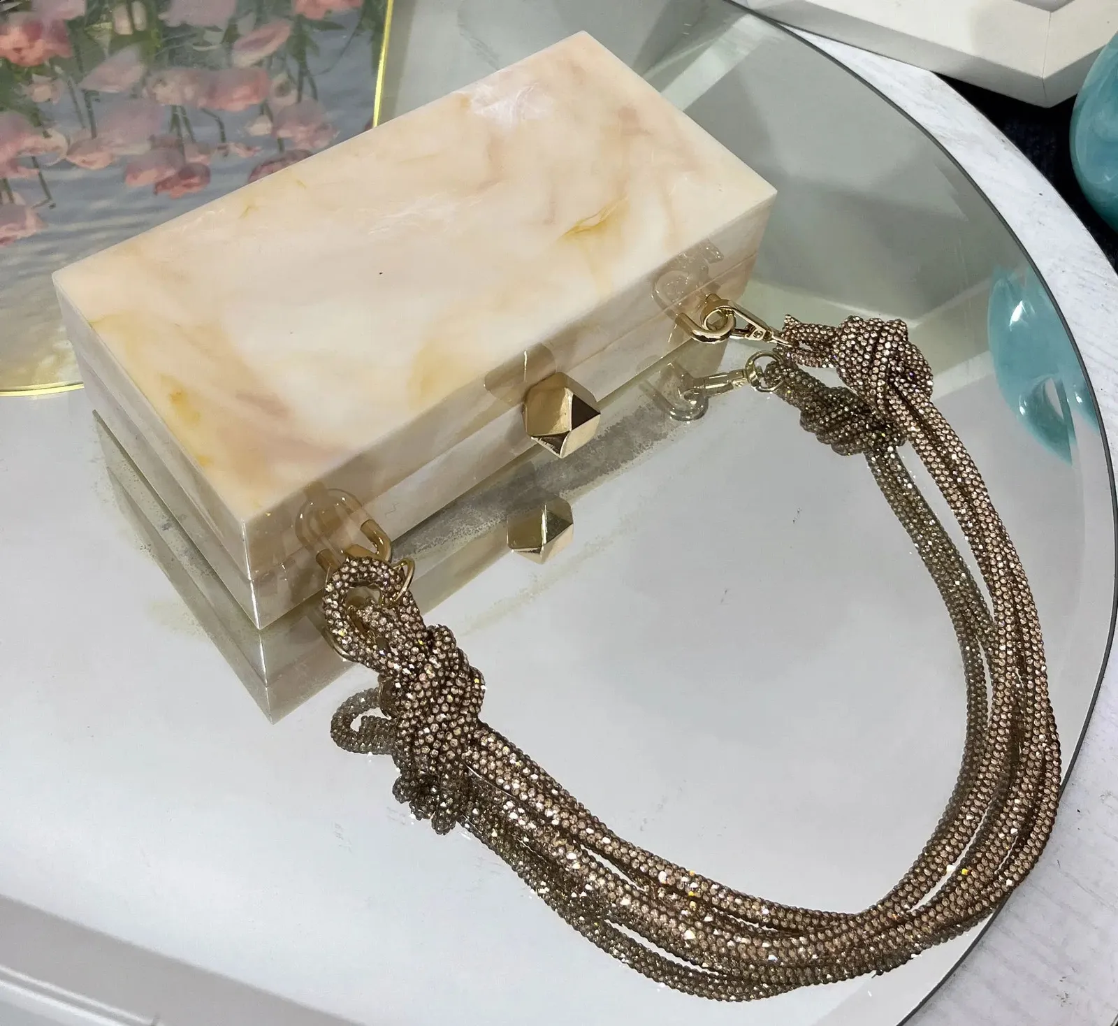 2024 Handtasche Hochwertige Abend-Dias-Kupplung Acryl Achselhöhle Quadratische Damen Geldbörse Hochzeitstasche 240907_voghion.com