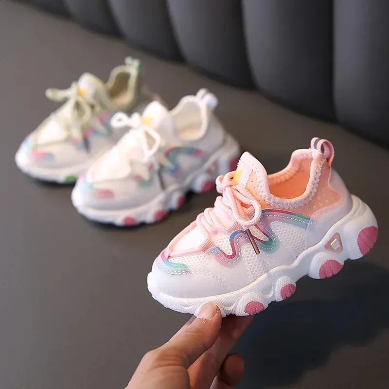 Neue Frühlings-Mädchen-modische atmungsaktive Babyschuhe mit weicher Unterseite, rutschfeste Casual-Kinder-Turnschuhe 240912_voghion.com