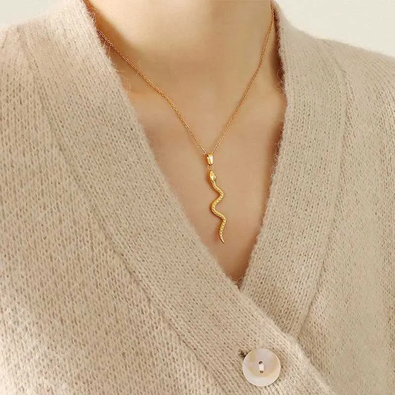 Collane a forma di serpente in acciaio inossidabile punk per donne e uomini, collana con ciondolo a forma di animale dello zodiaco color oro, da uomo e da donna_voghion.com