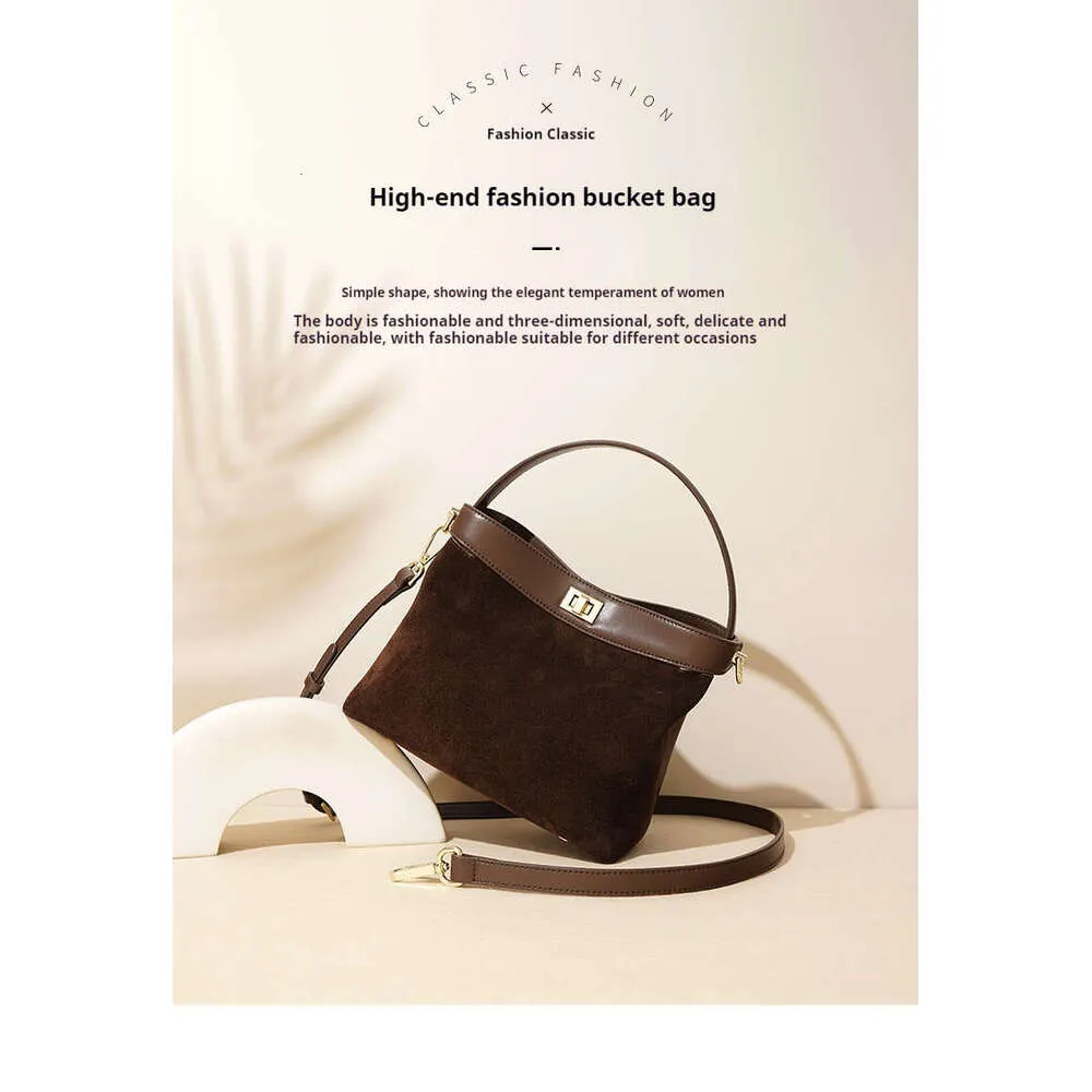 Retro schoudertas en tote bag voor dames met matte afwerking_voghion.com