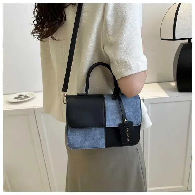 Modische Handtasche mit Spleißstruktur für das Pendeln im Sommer, stilvolle kleine quadratische Umhängetasche mit einer Schulter, Ba241216_voghion.com