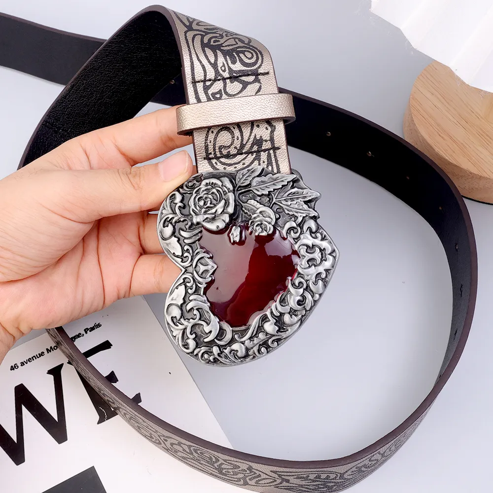 Cinture Cintura zigrinata vintage da donna gotica Fibbia a forma di cuore rossa Cintura stile scuro Y2k Tendenza punk Individuale All-match_voghion.com