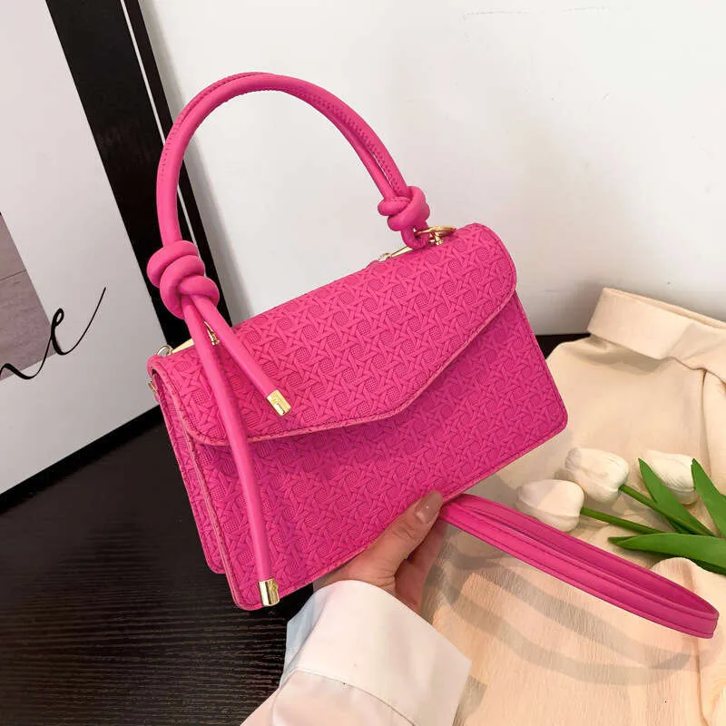 Crossbody Shoulder Handbag With Diamond Lattice Quilted Pattern_voghion.com